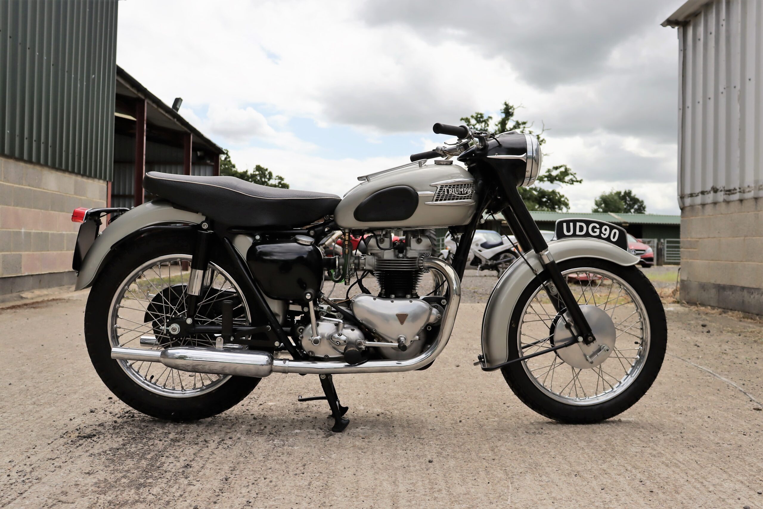 1958 Triumph T110 - HandH