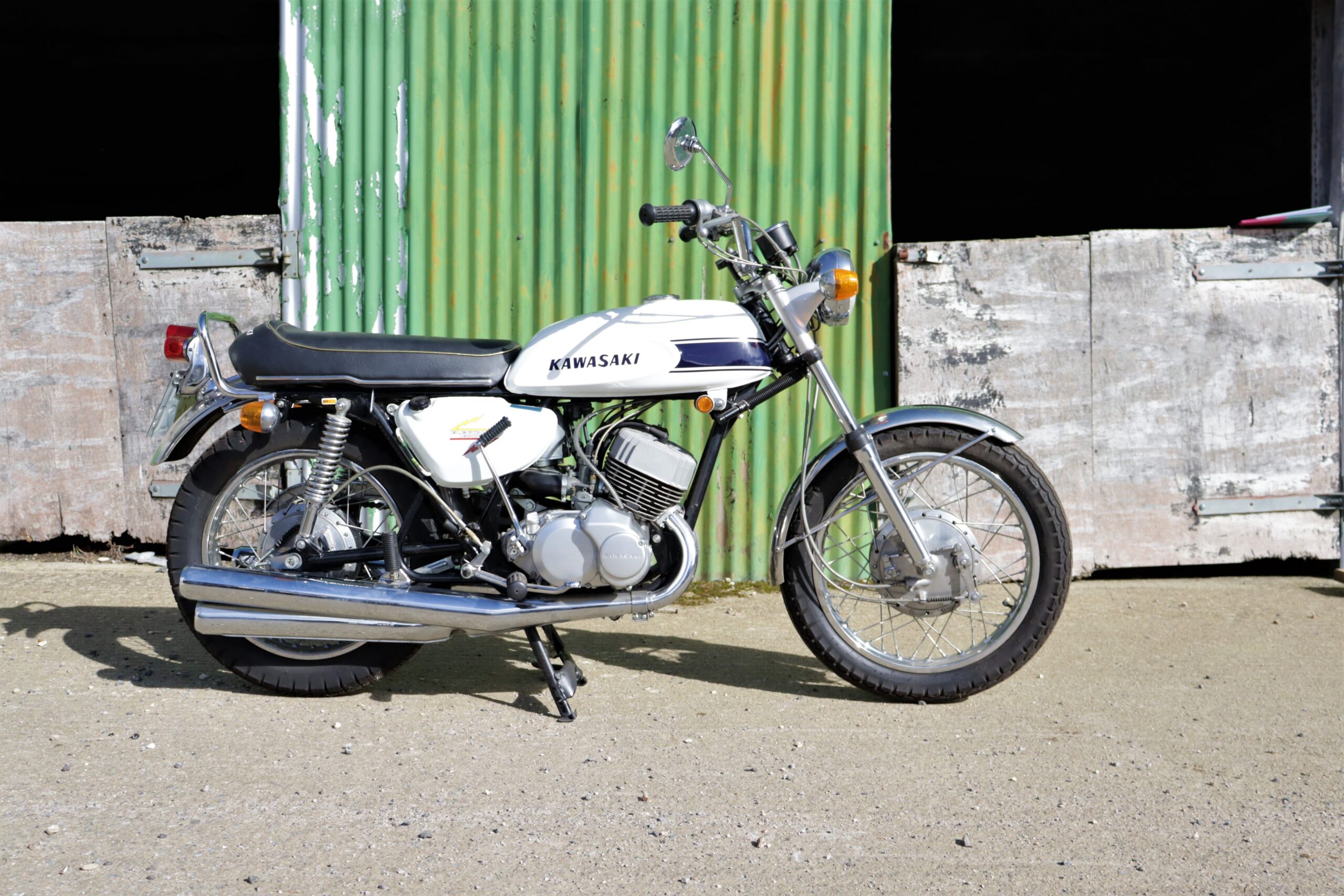 1968 Kawasaki 500 H1 Mach III - HandH
