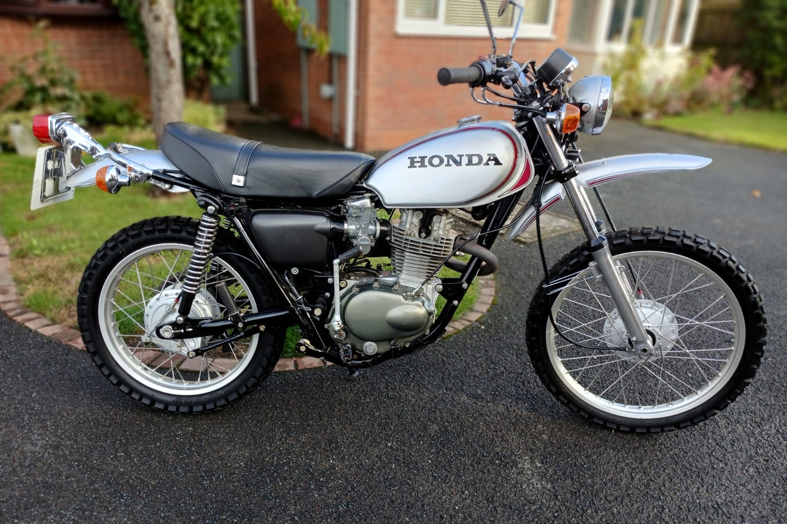 フルホースハイドレザー 「After the rain London 1975」 1975 Honda XL250 Motorsport - HandH