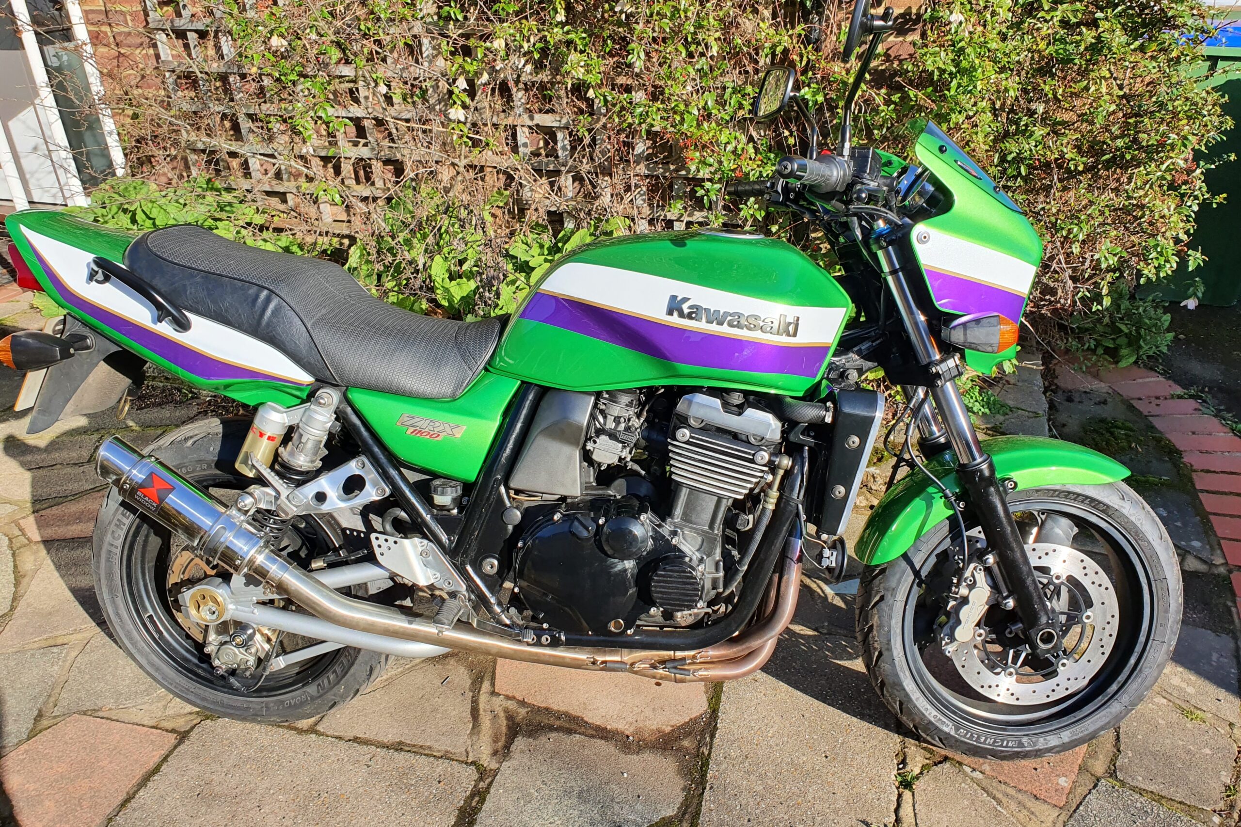 1999-kawasaki-zrx1100-0.jpg