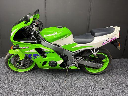 1996 Kawasaki ZX6R - HandH